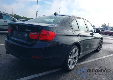2014 BMW 328 Xi z USA, uszkodzony, nr VIN WBA3B3C57EF545212